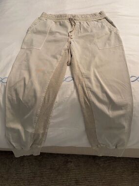 Women’s James Perse Casual Drawstring Jogger Pants in Light Beige